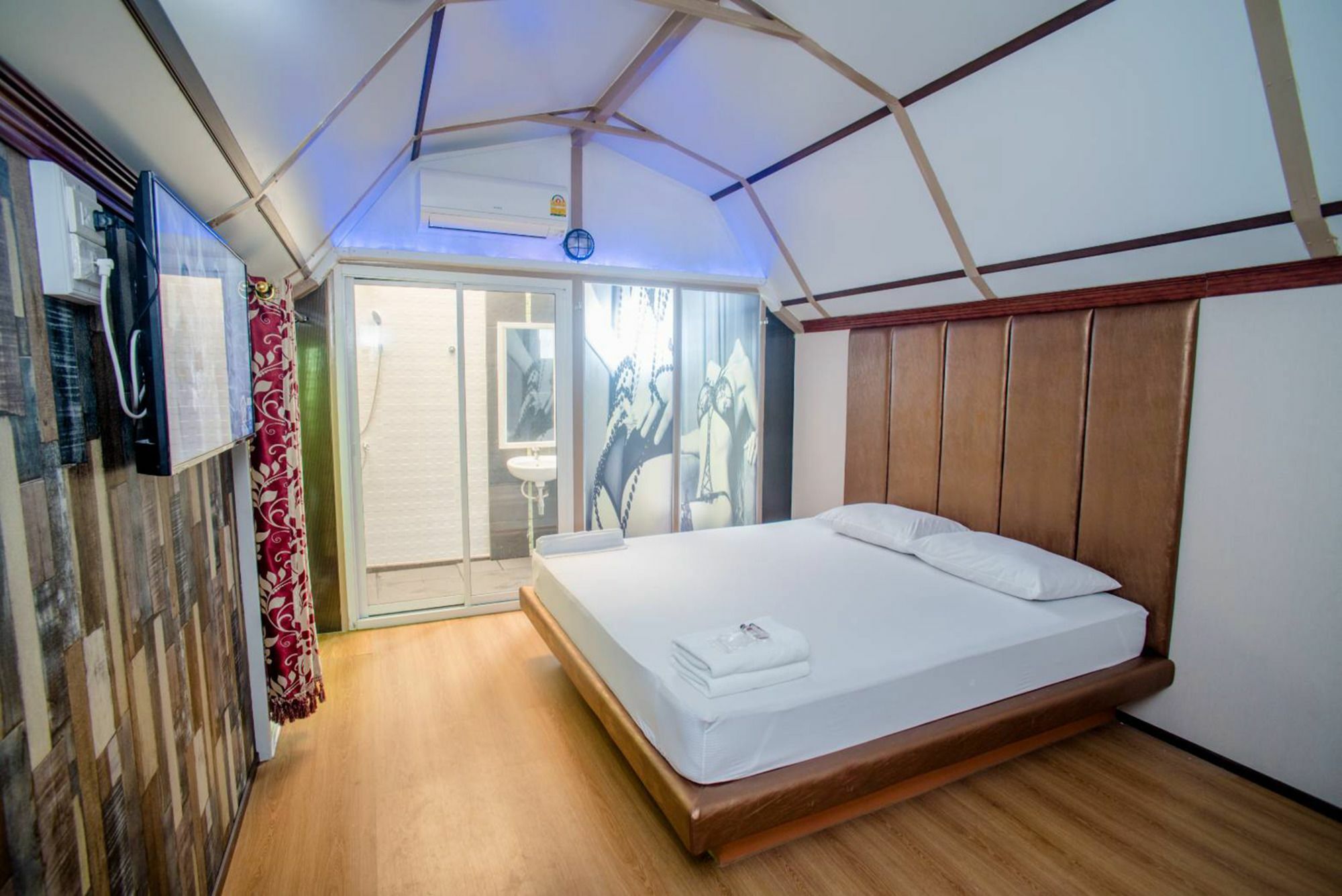 Kurina Hotel (Adults Only) Bangkok Exterior photo